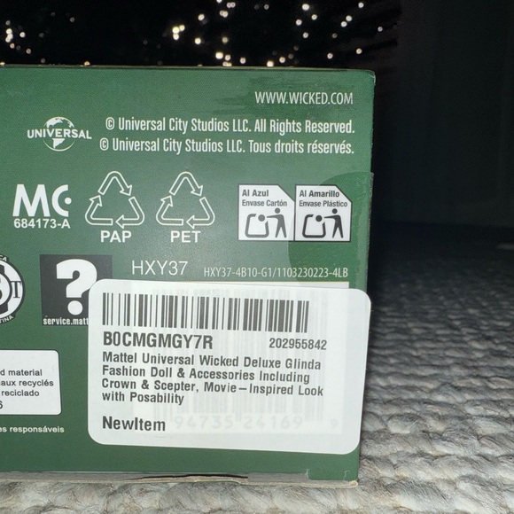 Mattel Universal Wicked Deluxe Glinda Fashion Doll URL MISPRINT RARE - Picture 4 of 4